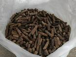 Fuel wood pellets in granules. Пеллеты топливные деревянные в гранулах